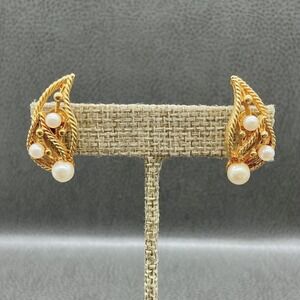 Vintage Marvella Clip On Earrings Gold Tone Leaf Faux‎ Pearl Mid Century Jewelry